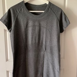 Lululemon Technical T-shirt, Size 10